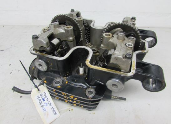 Cilinderkop Honda VF 700  750 S Sabre