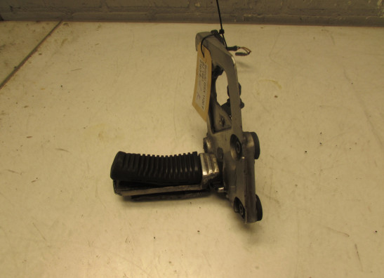 Fussrastetrager vorne rechts Suzuki GSX F 1100