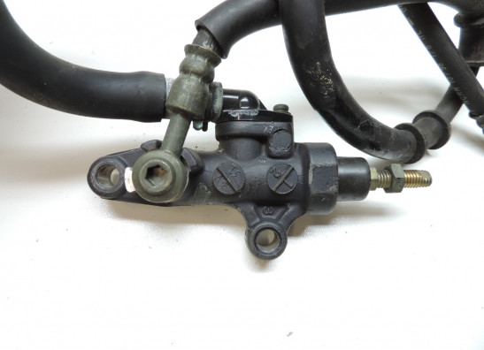 Rempomp achter Yamaha YZF R1