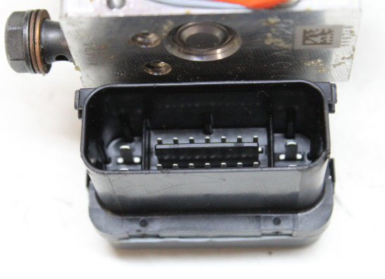 ABS pomp Ducati Hypermotard 821