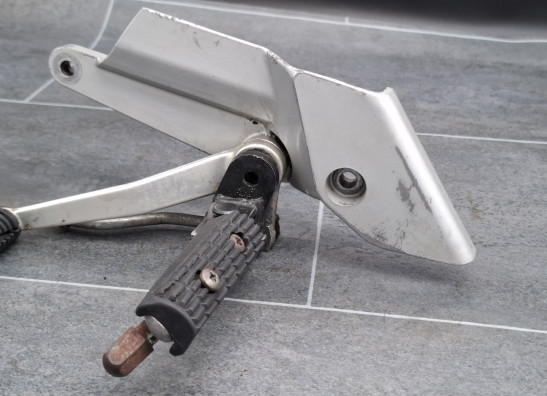 Fussrastetrager vorne links Triumph Trident 900