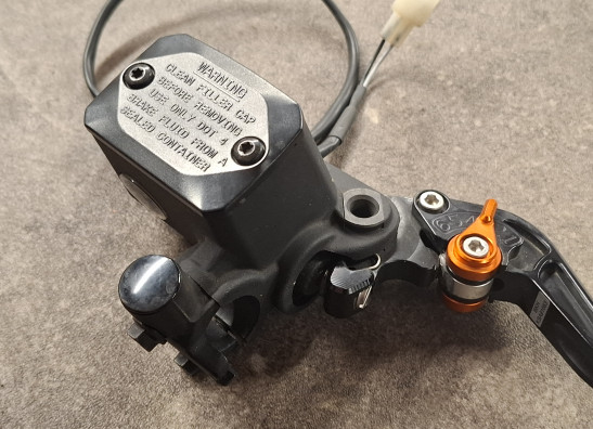 Rempomp KTM 690 Duke 4