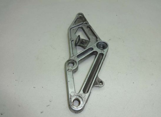 Fussrastetrager vorne rechts Suzuki GSX R 750