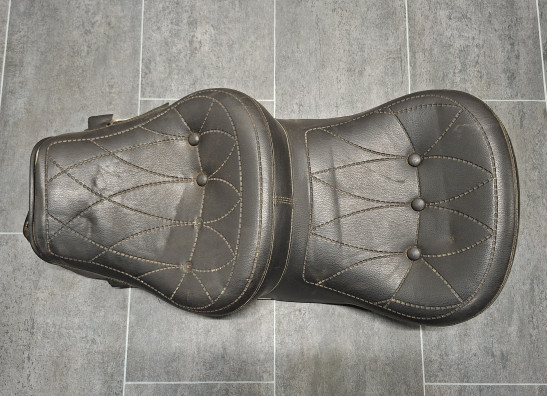 Zadel Suzuki GS 550 L