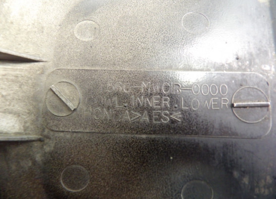 Cowl V shape under Honda CBR 900 RR