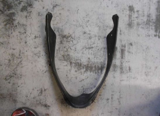 Cowl V shape under Suzuki GSX R 750