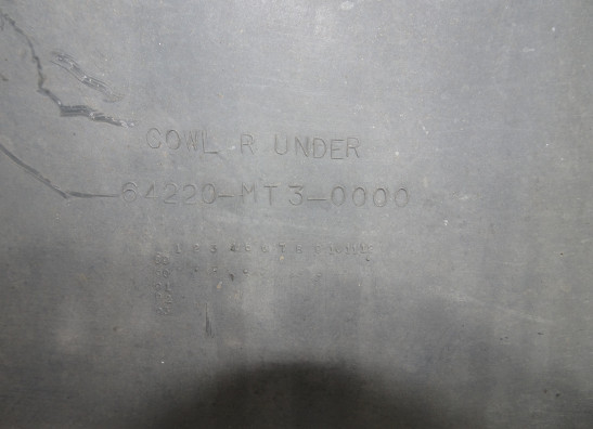 Cowl V shape under Honda ST 1100 Pan European