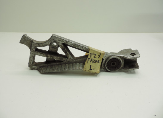 Fussrastetrager vorne links Yamaha FZX 750