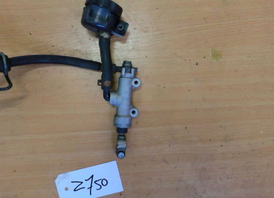 Rempomp achter Kawasaki Z 750