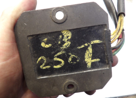 Spanningsregelaar Honda CB 250 N