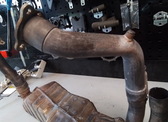 Auspuff Aprilia RST 1000 Futura