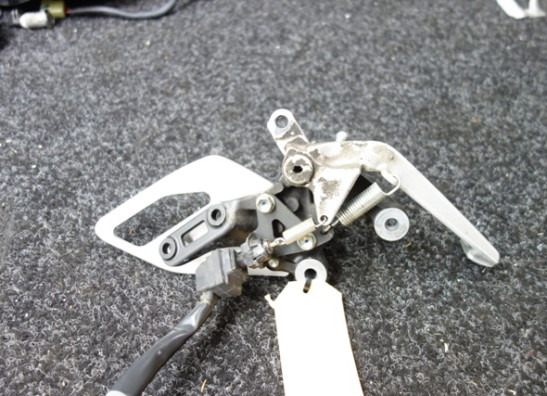 Main step holder right Yamaha XSR 900