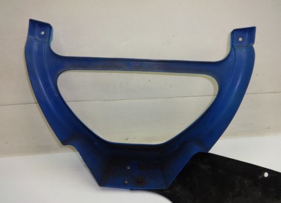 Cowl V shape under Honda CB 1