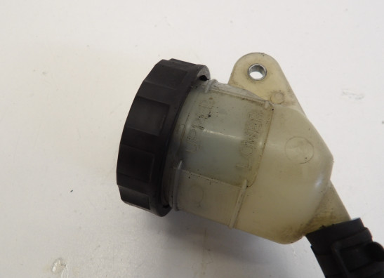 Rempomp achter Honda CBF 1000