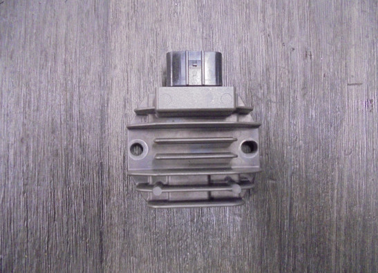 Regulator rectifier  Suzuki GSX S 750