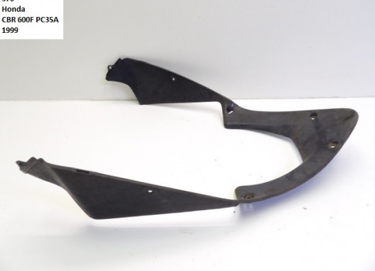 Cowl V shape under Honda CBR 600 F