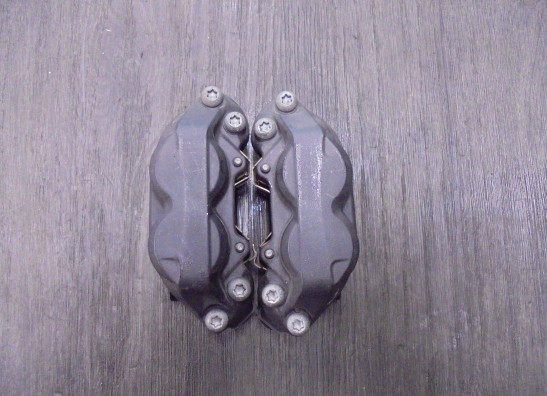 Remklauwen Moto Guzzi V85 TT