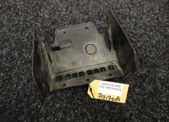 Batterie befestigung Aprilia RSV 1000