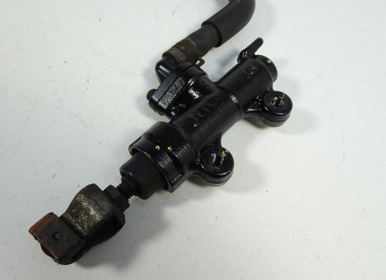 Rempomp achter Honda CB 500 F