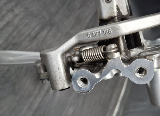 Fussrastetrager vorne rechts BMW F 900 XR