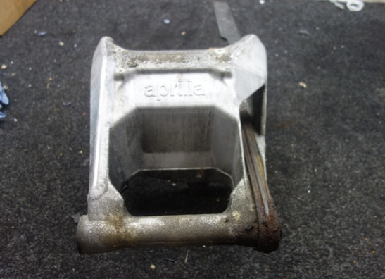 Achterbrug Aprilia RSV 1000