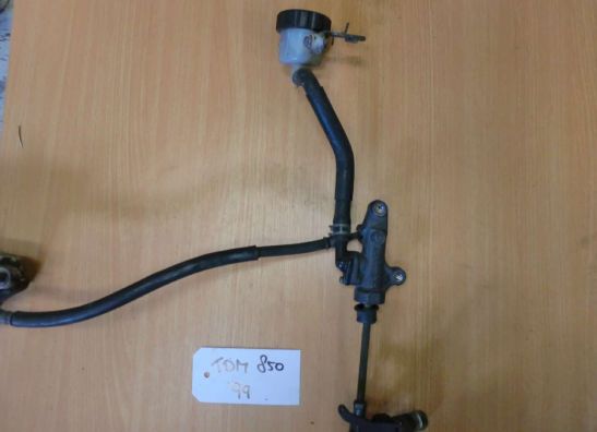 Rempomp achter Yamaha TDM