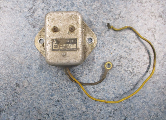 Regulator rectifier  Suzuki GS 400 E