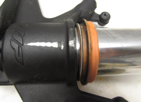 Voorpoot rechts onder KTM 1290 Super duke