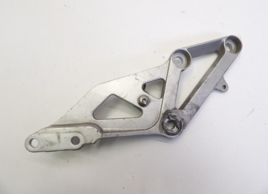 Fussrastetrager vorne rechts Suzuki GSX R 750
