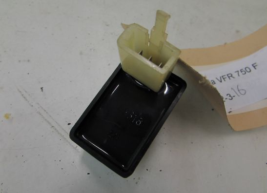 Relay Honda VFR 750