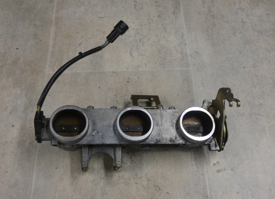 Gasklephuis Triumph 955 daytona