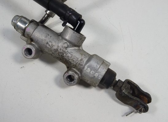 Rempomp achter Kawasaki ER 6