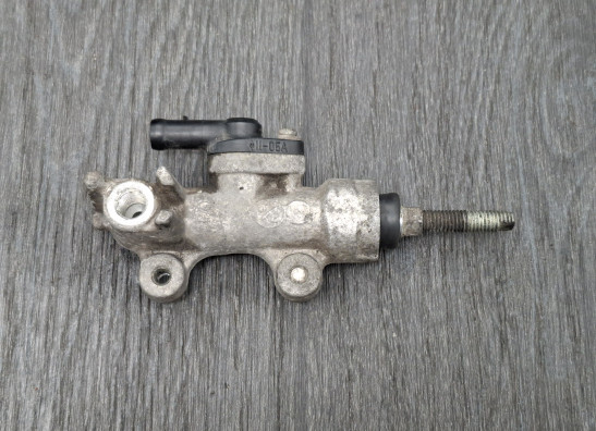 Rempomp achter Suzuki GSX R 1300 Hayabusa