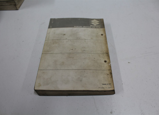 Parts book Suzuki GT 250