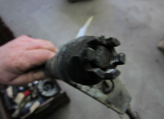 Hinterradachse Honda CB 400