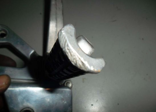 Fussrastetrager vorne rechts Kawasaki ZXR 400