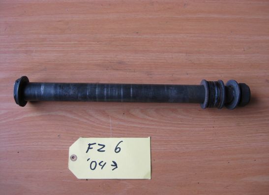 Rear axle Yamaha FZ6
