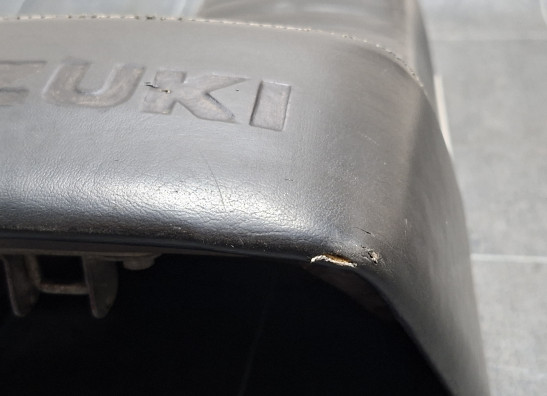 Zadel Suzuki GS 450E