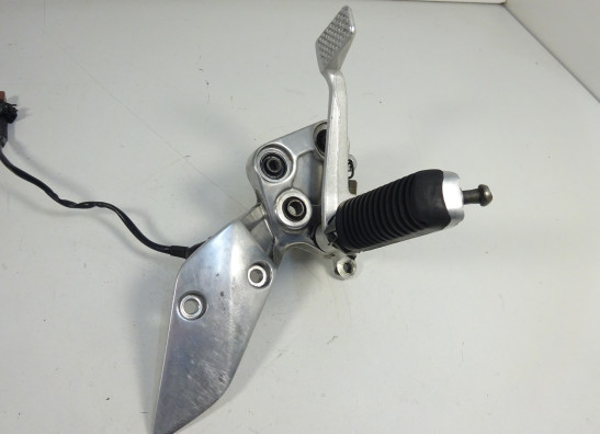 Main step holder right Yamaha FAZER 1000