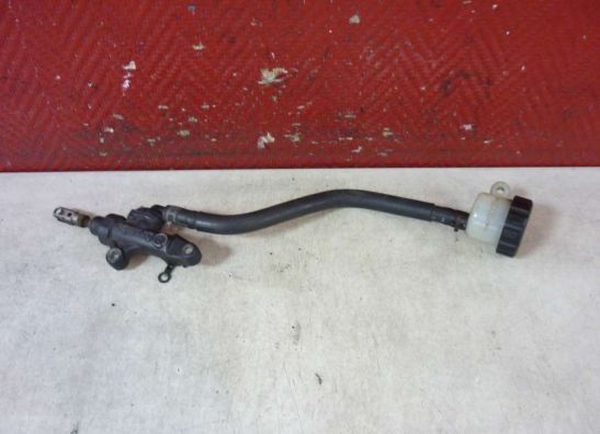 Rempomp achter Yamaha FJR 1300