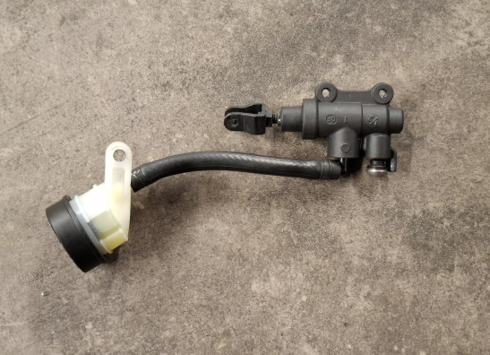 Rempomp achter BMW R 1200 GS LC Adventure