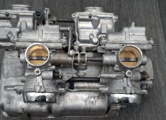 Carburetor assy Honda VF 700  750 S Sabre