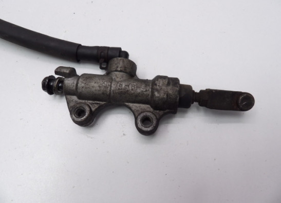 Rempomp achter Kawasaki ER 6