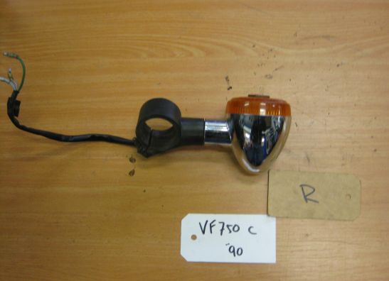 Blinker vorne rechts Honda VF 700  750 Supermagna