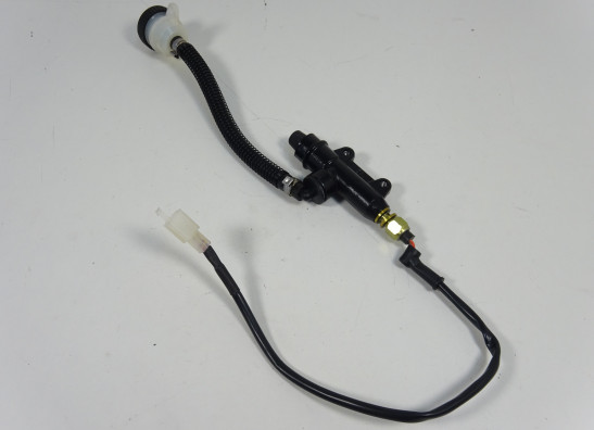 Rempomp achter Benelli 302 R
