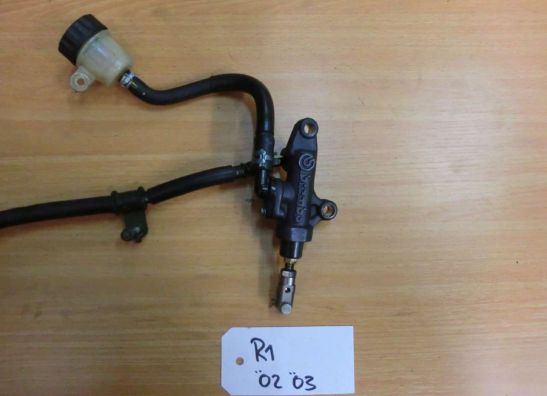 Rempomp achter Yamaha YZF R1