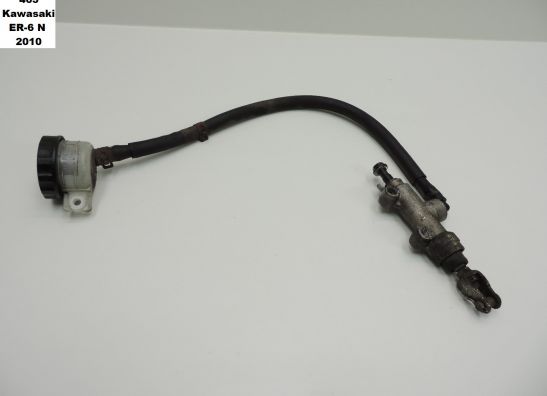 Rempomp achter Kawasaki ER 6