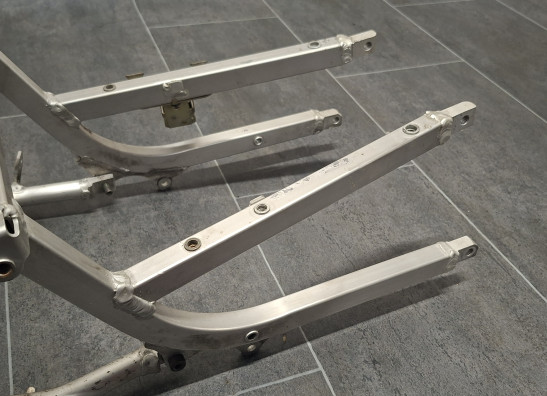 Achtersubframe Suzuki GSX R 750