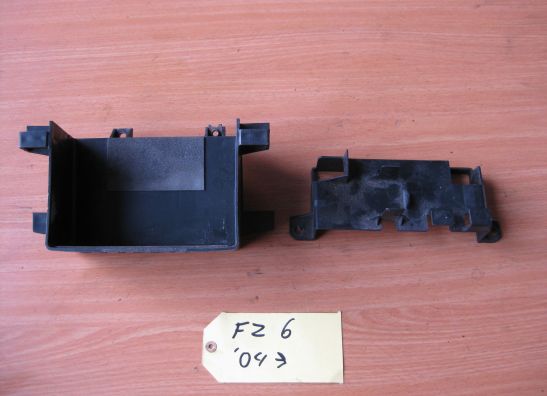 Batterie befestigung Yamaha FZ6