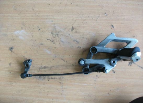 Fussrastetrager vorne links Honda CBR 600 F